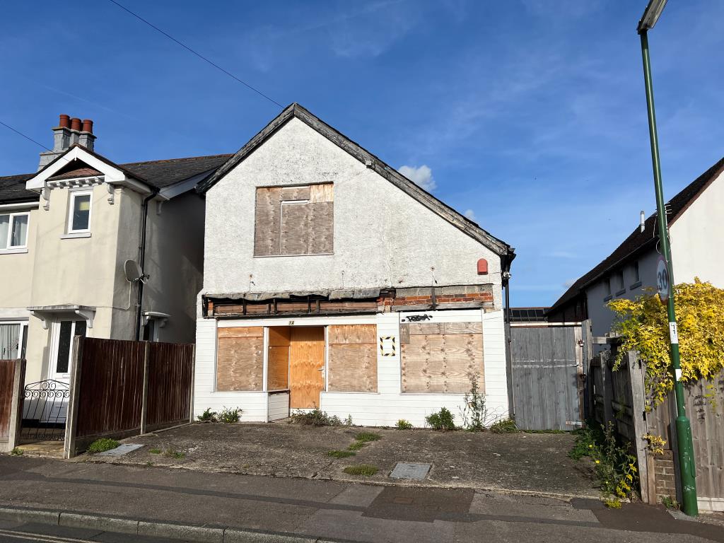 Lot: 58 - FREEHOLD BUILDING WITH PLANNING PERMISSION FOR RE-DEVELOPMENT - Former takeaway on ground floor with flat above